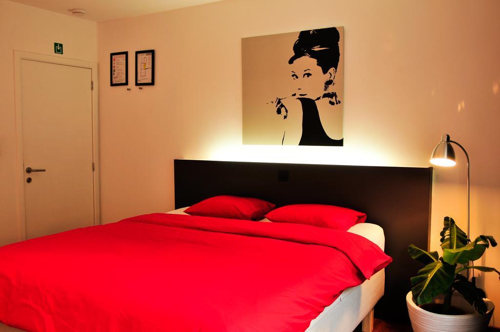 Logies Zen Aan Zee Bed & Breakfast Остенде Стая снимка